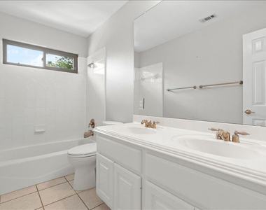 5301 Deerwood Ln - Photo Thumbnail 22