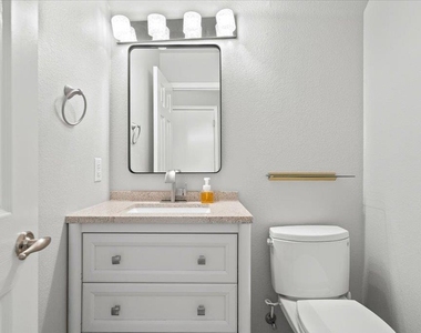 5301 Deerwood Ln - Photo Thumbnail 16