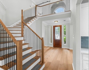 5301 Deerwood Ln - Photo Thumbnail 2