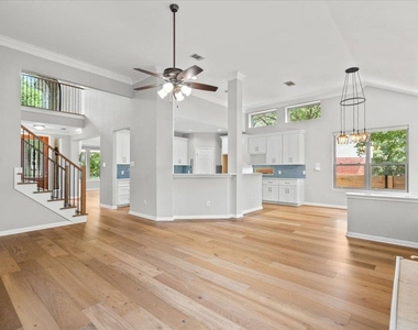 5301 Deerwood Ln - Photo Thumbnail 7