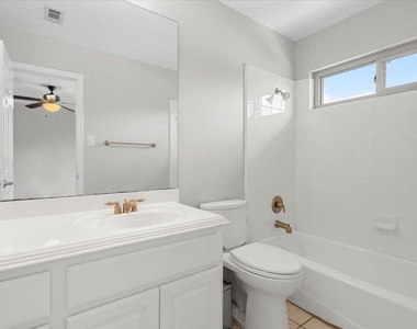 5301 Deerwood Ln - Photo Thumbnail 20