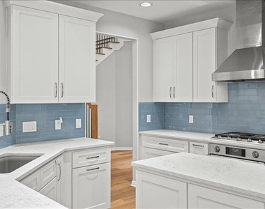 5301 Deerwood Ln - Photo Thumbnail 11