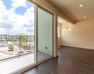 604 N Bluff Dr - Photo Thumbnail 11