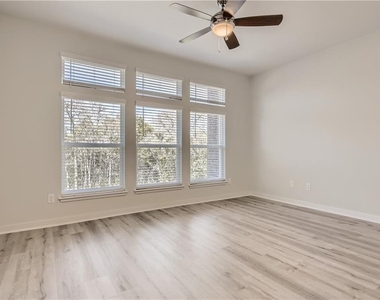 605 W South St - Photo Thumbnail 1
