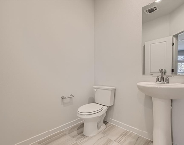 605 W South St - Photo Thumbnail 7