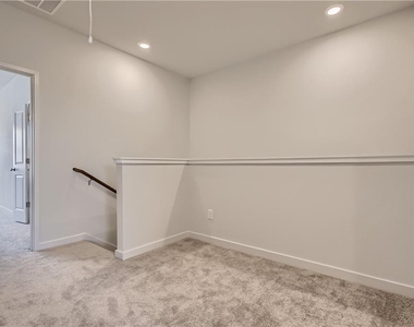 605 W South St - Photo Thumbnail 9