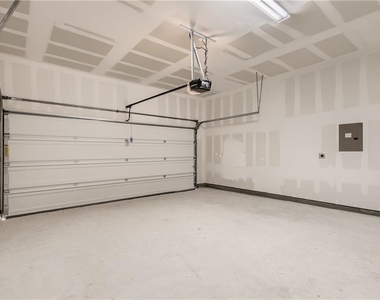 605 W South St - Photo Thumbnail 15