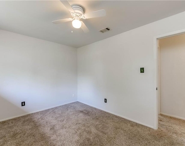 4200 Everest Ln - Photo Thumbnail 18