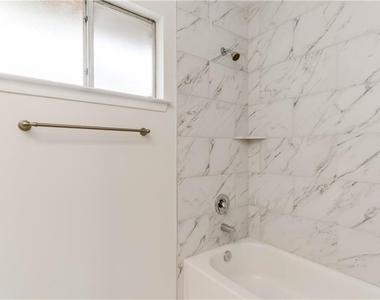 4200 Everest Ln - Photo Thumbnail 28