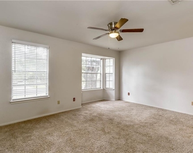 4200 Everest Ln - Photo Thumbnail 23
