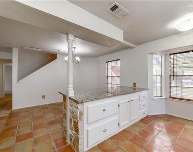 4200 Everest Ln - Photo Thumbnail 11