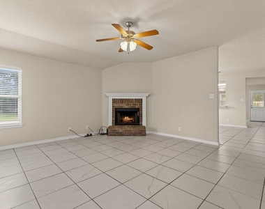 4703 Stonehaven Dr - Photo Thumbnail 15