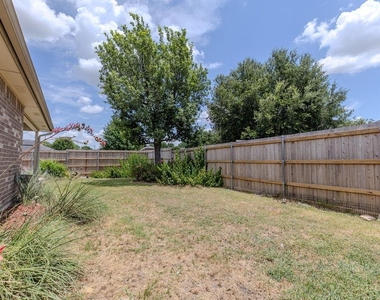 4703 Stonehaven Dr - Photo Thumbnail 29
