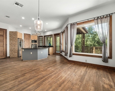 101 Firebird St - Photo Thumbnail 9