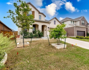 833 Whitetail Dr - Photo Thumbnail 2
