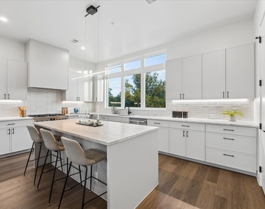 4101 Menchaca Rd - Photo Thumbnail 8