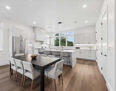 4101 Menchaca Rd - Photo Thumbnail 7