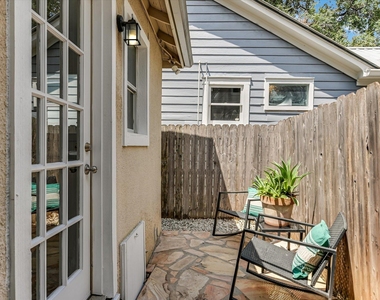 1110 W 22nd St - Photo Thumbnail 1