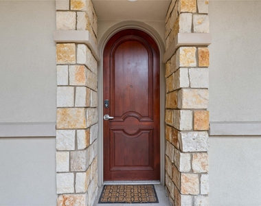 1812 West Ave - Photo Thumbnail 1