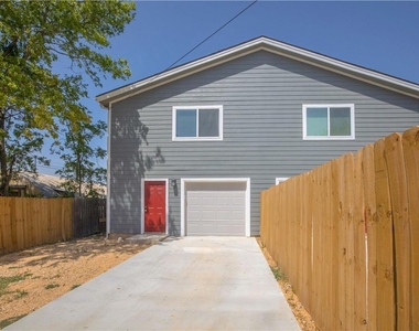 214 Lizzie St - Photo Thumbnail 19