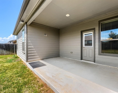 199 Kennicott Dr - Photo Thumbnail 17