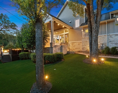 1002 Meriden Ln - Photo Thumbnail 4