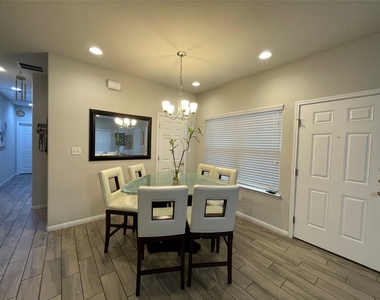 2304 S Lakeline Blvd - Photo Thumbnail 5