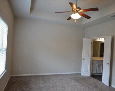 2304 S Lakeline Blvd - Photo Thumbnail 23