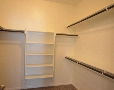 2304 S Lakeline Blvd - Photo Thumbnail 19