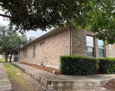 2304 S Lakeline Blvd - Photo Thumbnail 2