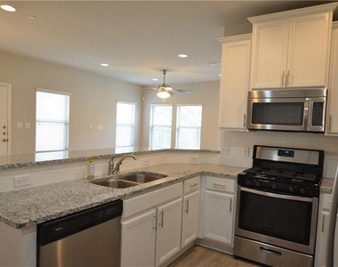 2304 S Lakeline Blvd - Photo Thumbnail 20