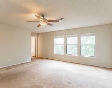 813 Kettering Dr - Photo Thumbnail 5