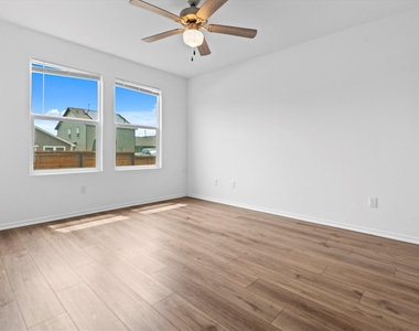 228 Patagonia St - Photo Thumbnail 13