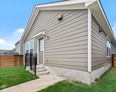 228 Patagonia St - Photo Thumbnail 17
