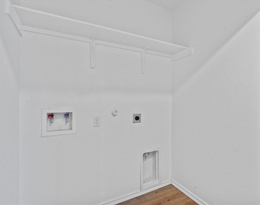 228 Patagonia St - Photo Thumbnail 12