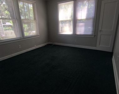 811 Mackinaw Street - Photo Thumbnail 10