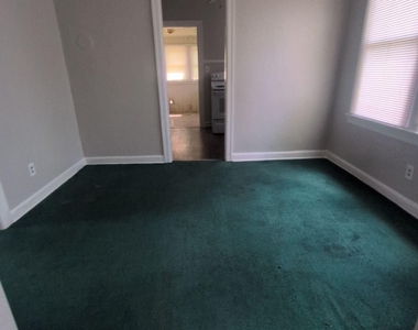811 Mackinaw Street - Photo Thumbnail 2