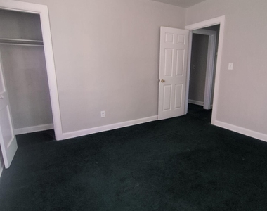 811 Mackinaw Street - Photo Thumbnail 11