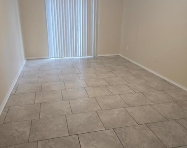 2626 Gifford Avenue - Photo Thumbnail 4