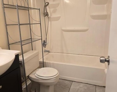 2626 Gifford Avenue - Photo Thumbnail 7