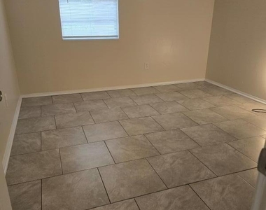 2626 Gifford Avenue - Photo Thumbnail 5