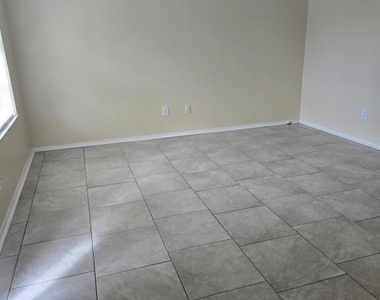 2626 Gifford Avenue - Photo Thumbnail 3