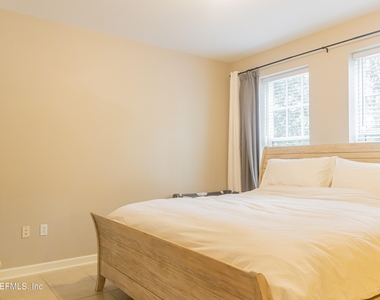 1661 Riverside Avenue - Photo Thumbnail 5