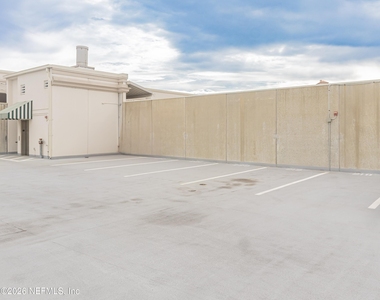 1661 Riverside Avenue - Photo Thumbnail 9