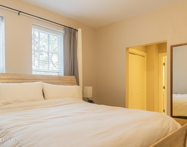 1661 Riverside Avenue - Photo Thumbnail 4