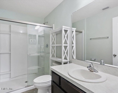 213 Larkin Place - Photo Thumbnail 7