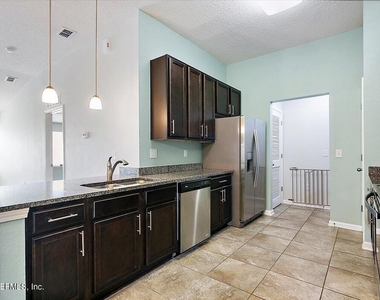 213 Larkin Place - Photo Thumbnail 5