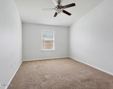 213 Larkin Place - Photo Thumbnail 6