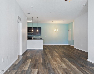213 Larkin Place - Photo Thumbnail 2