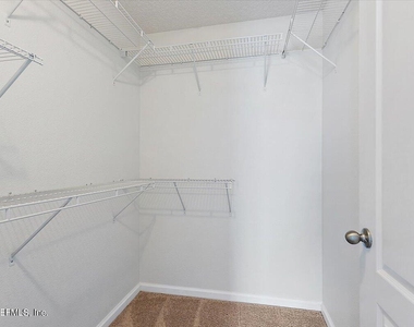 213 Larkin Place - Photo Thumbnail 8
